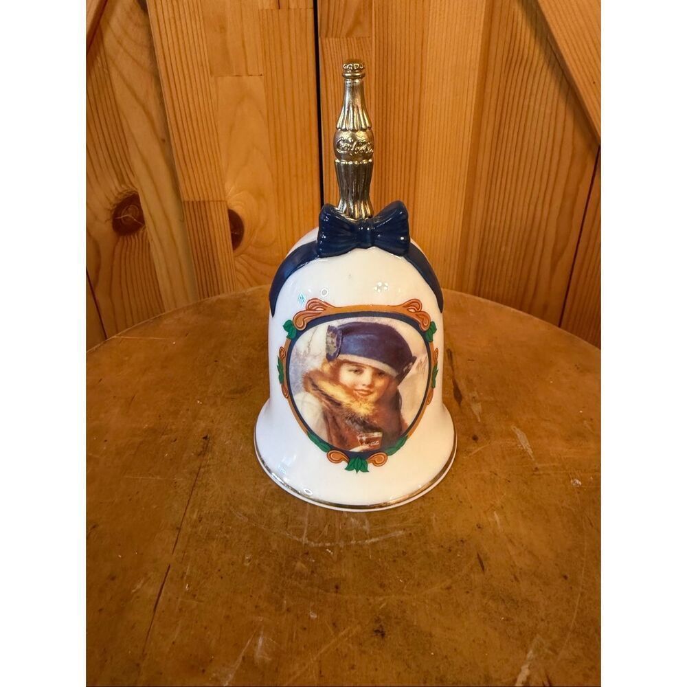 1989 COCA COLA Coke WILLITT'S COLLECTOR'S Porcelain BELL 39025 (6776)